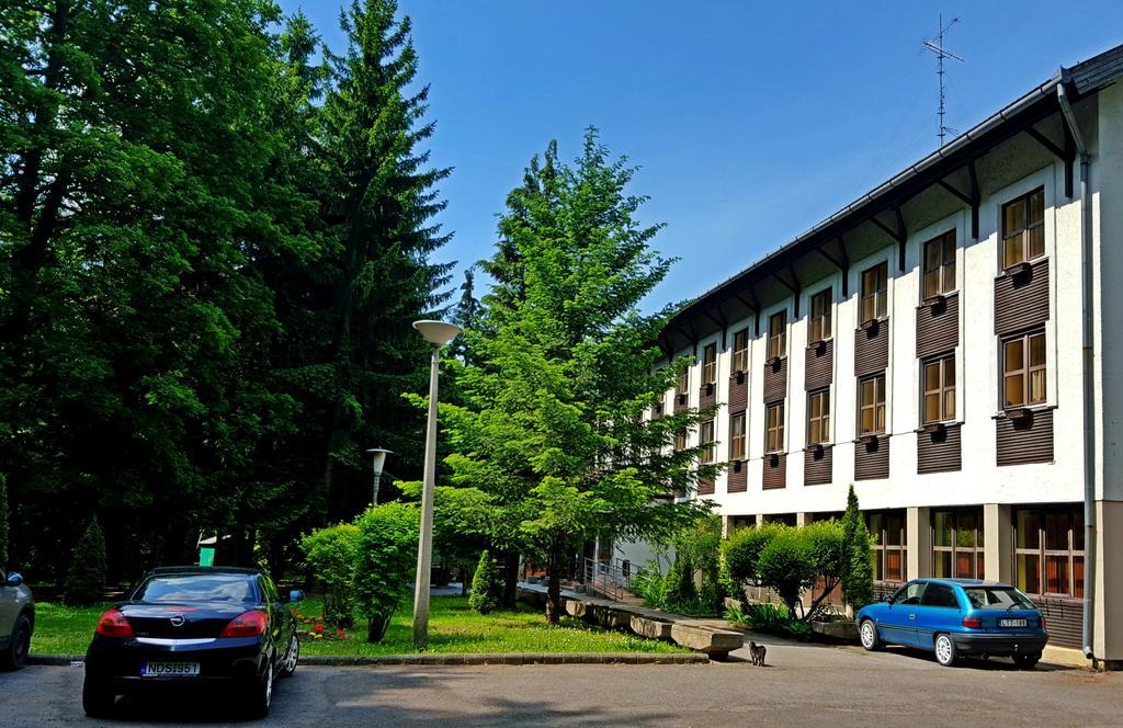 Salgo Hotel Salgótarján Exterior foto
